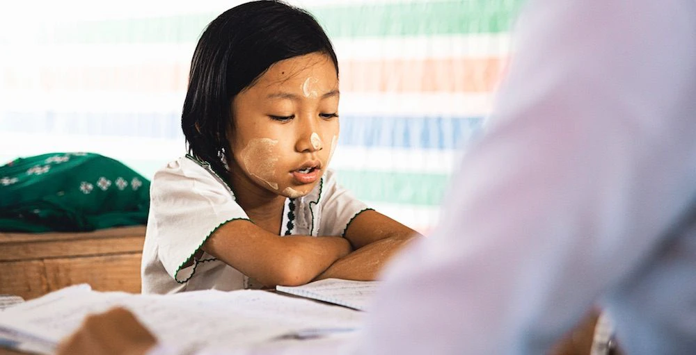 كيفية كسب المال عبر الإنترنت: 35 طريقة موثوقة (2025) 6 كن مدرسًا عبر الإنترنت